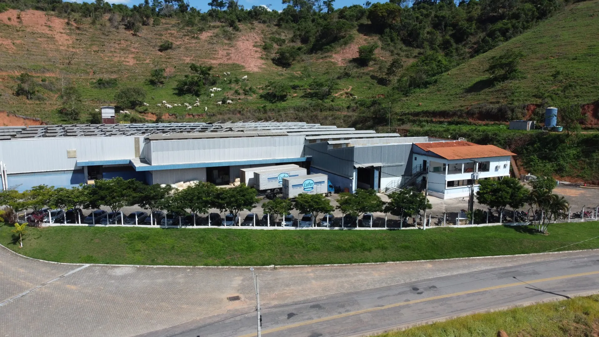 Fábrica da Lufer Estofados em Ubá, vista de drone